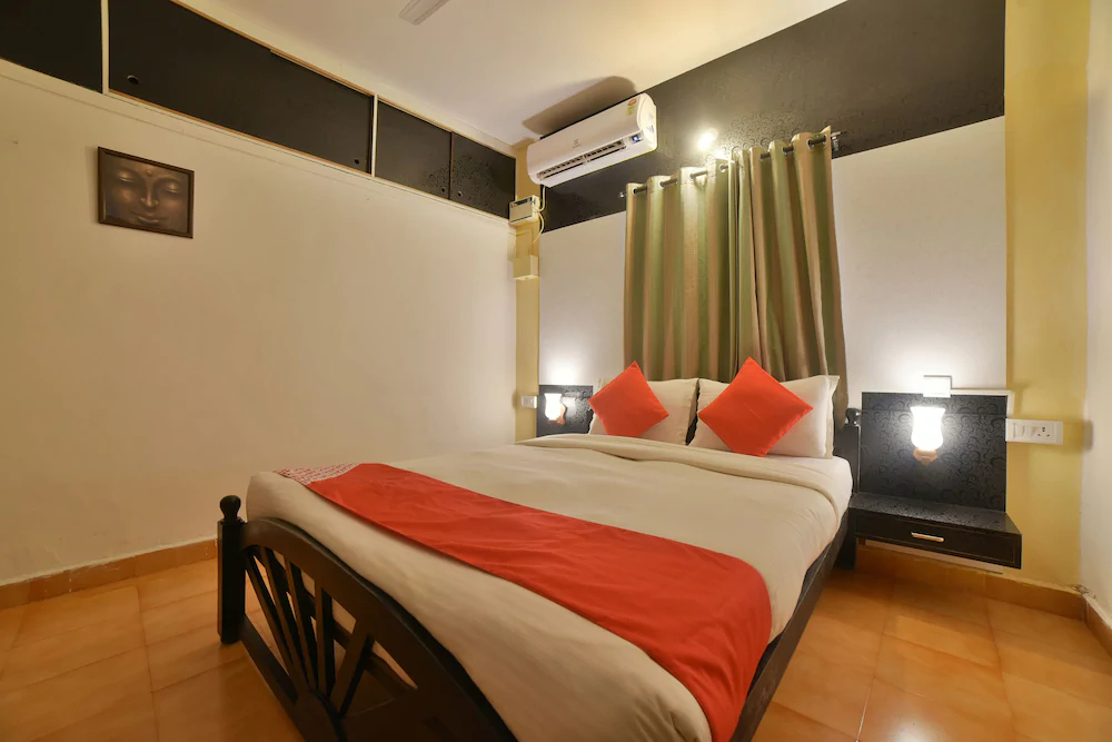 Reddy's Hotel by OYO Rooms