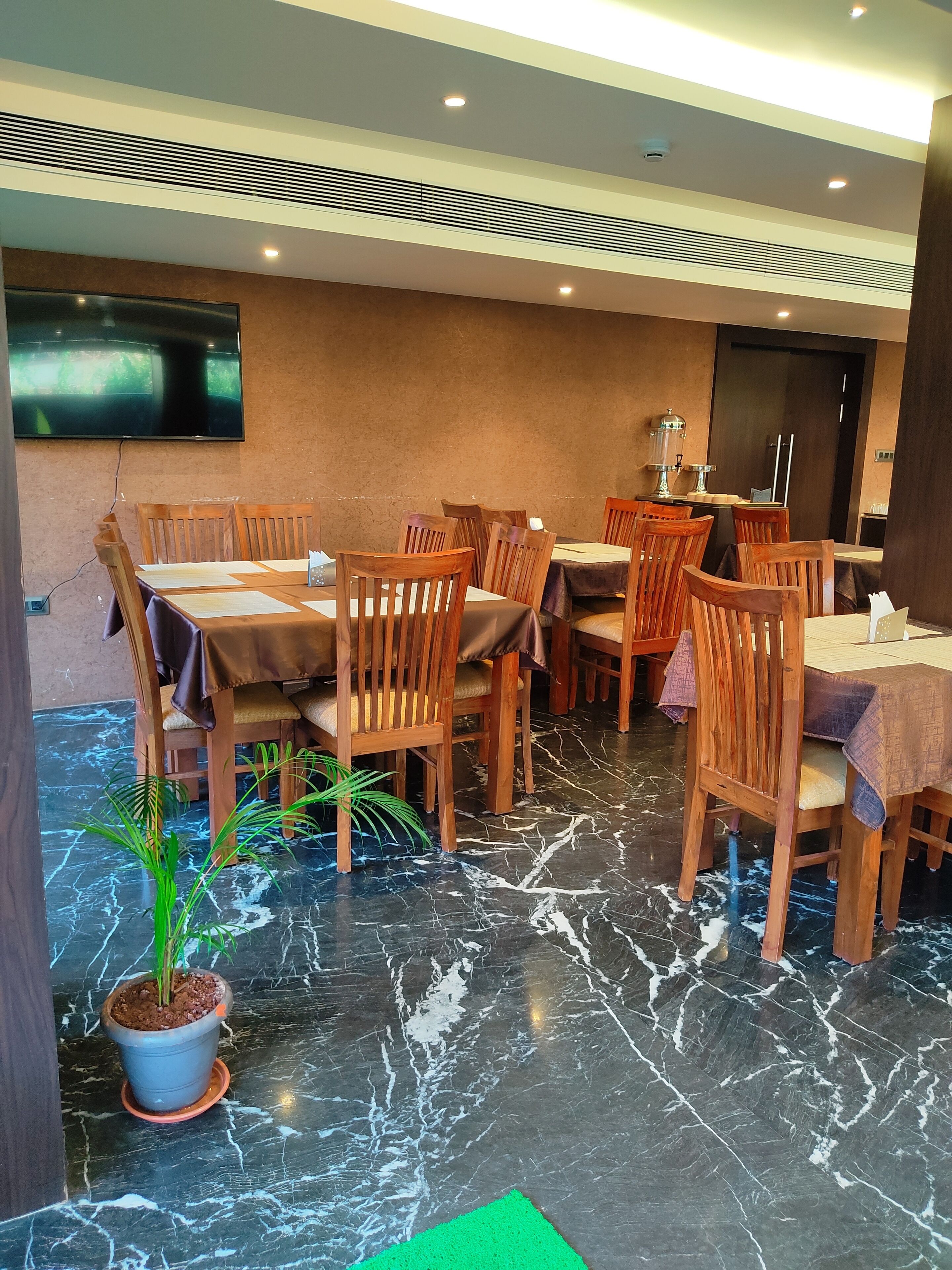 Divan Clarks Inn Goa