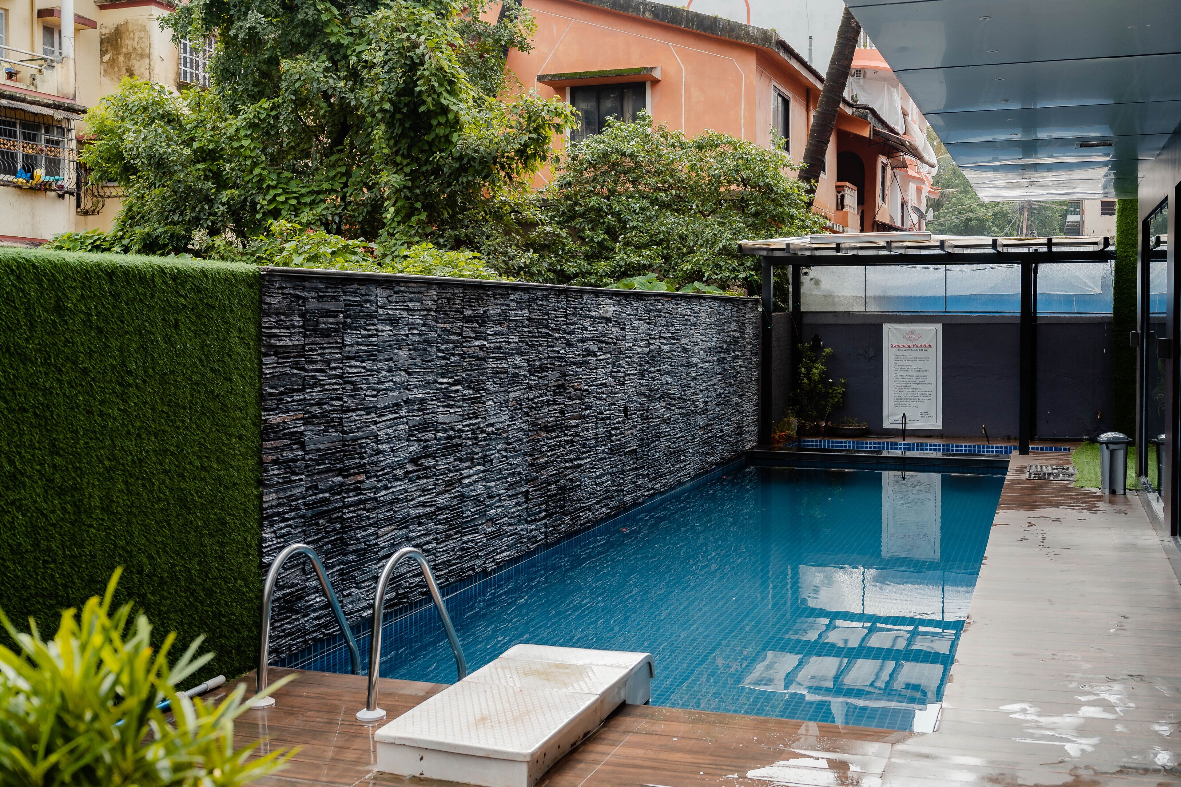 Divan Clarks Inn Goa