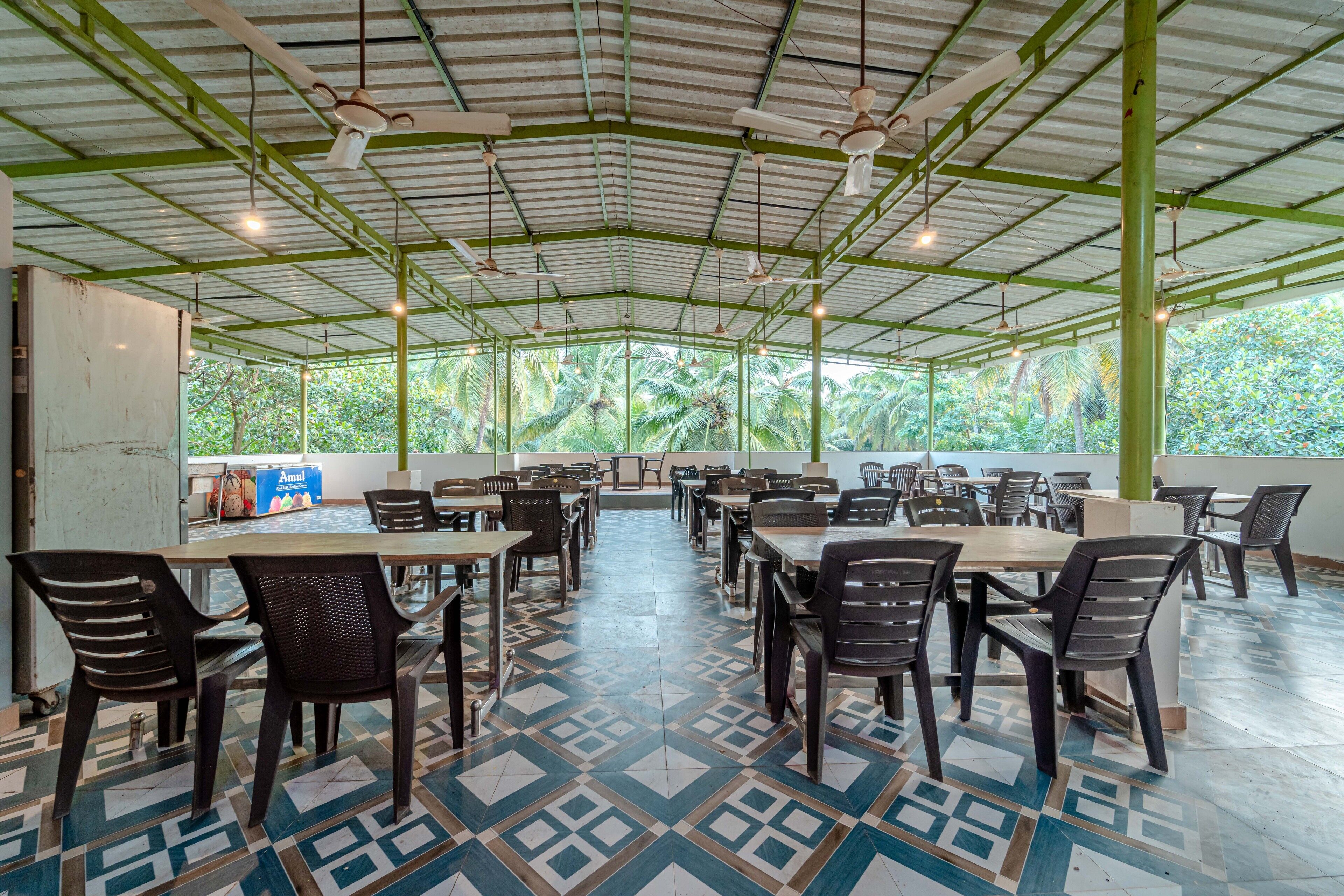 Itsy Hotels Goa Holiday Beach Resort