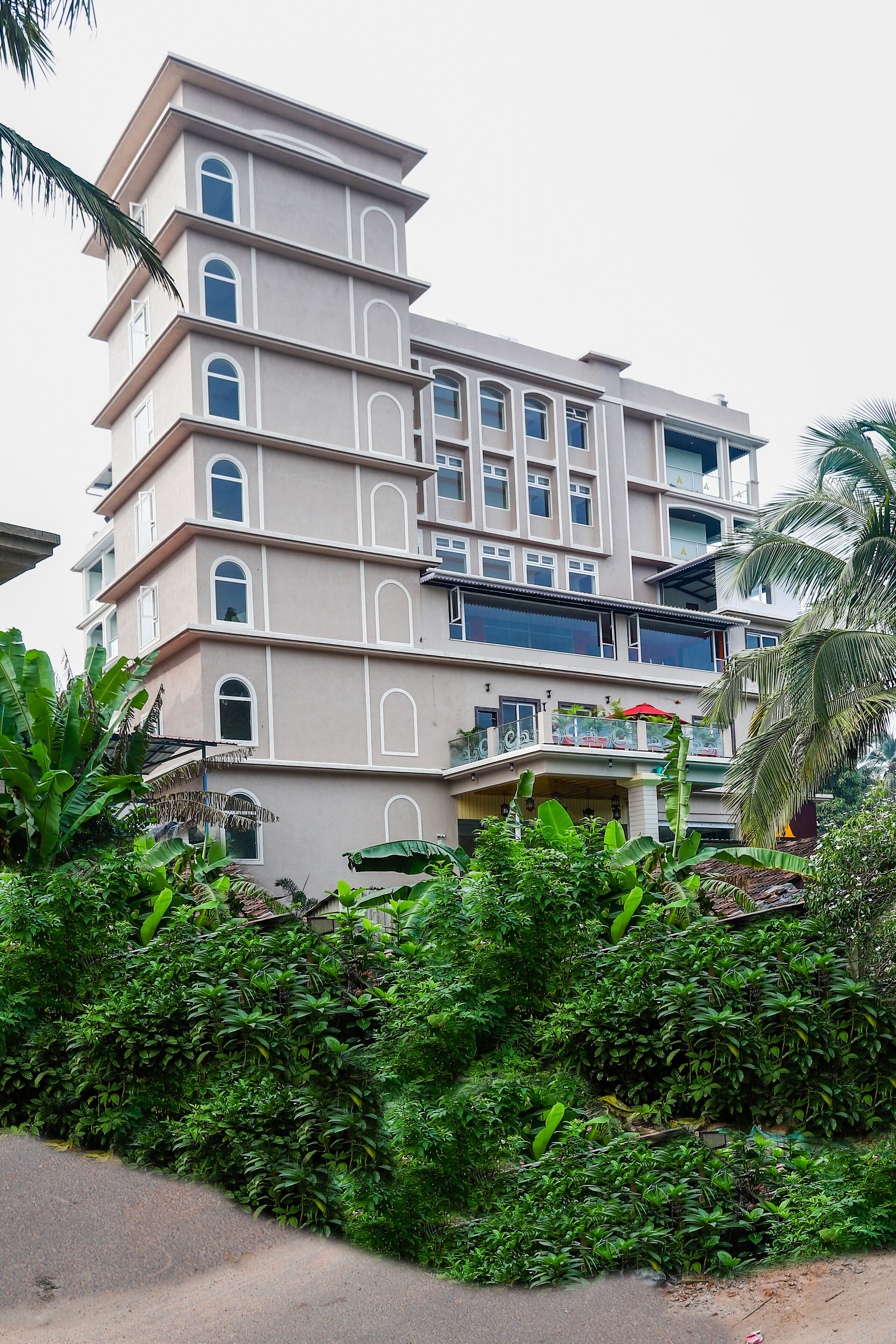 The Avenue Grand