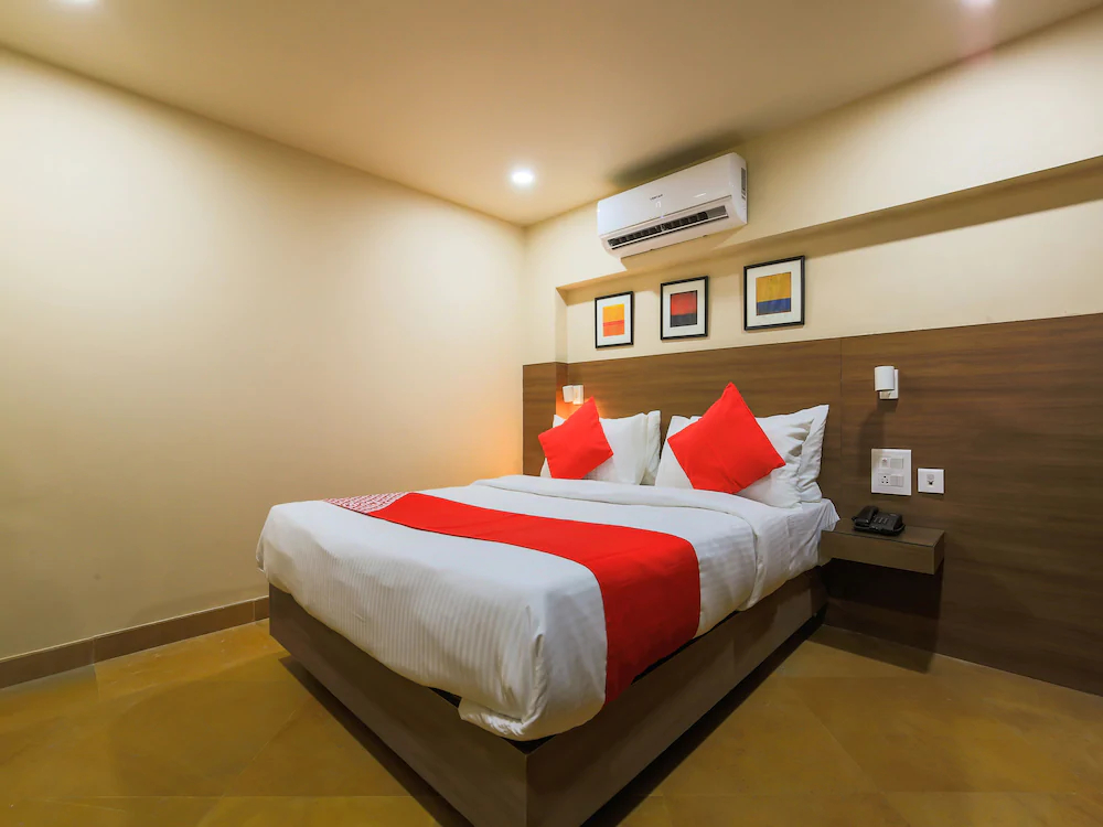 City Xpress Hotel Rooms by OYO Rooms
