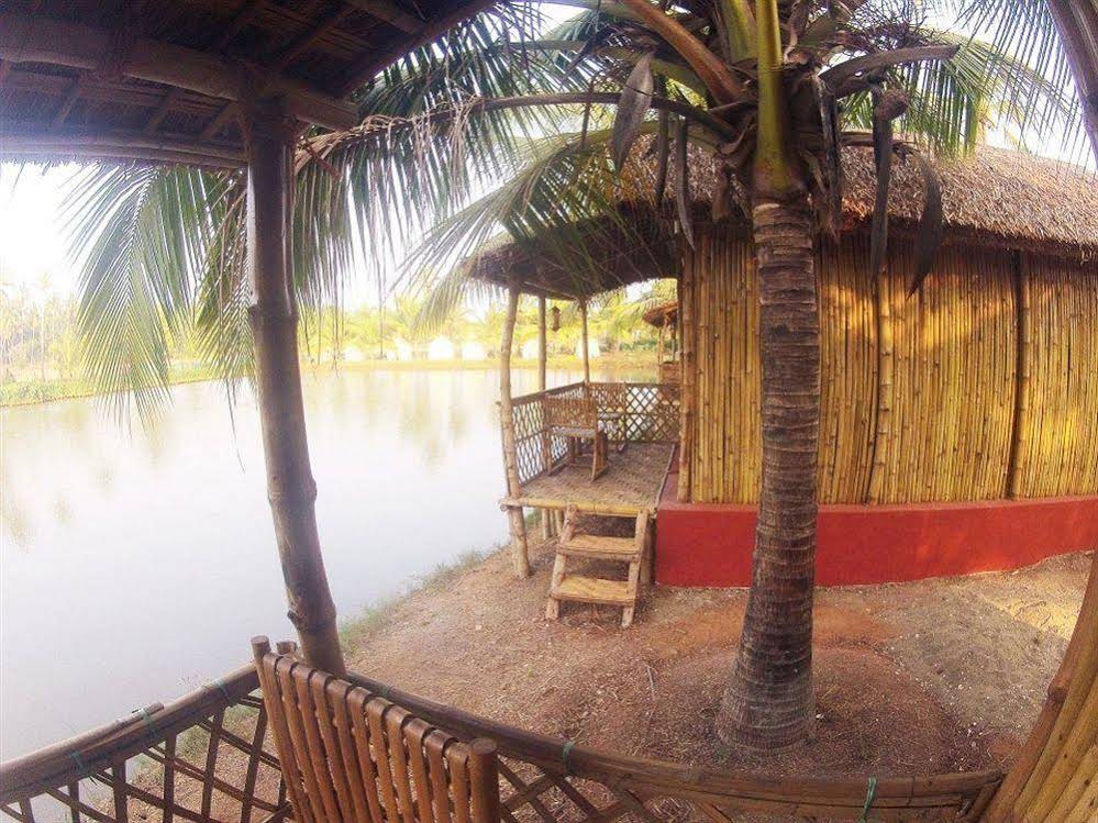 Om Lake Resort