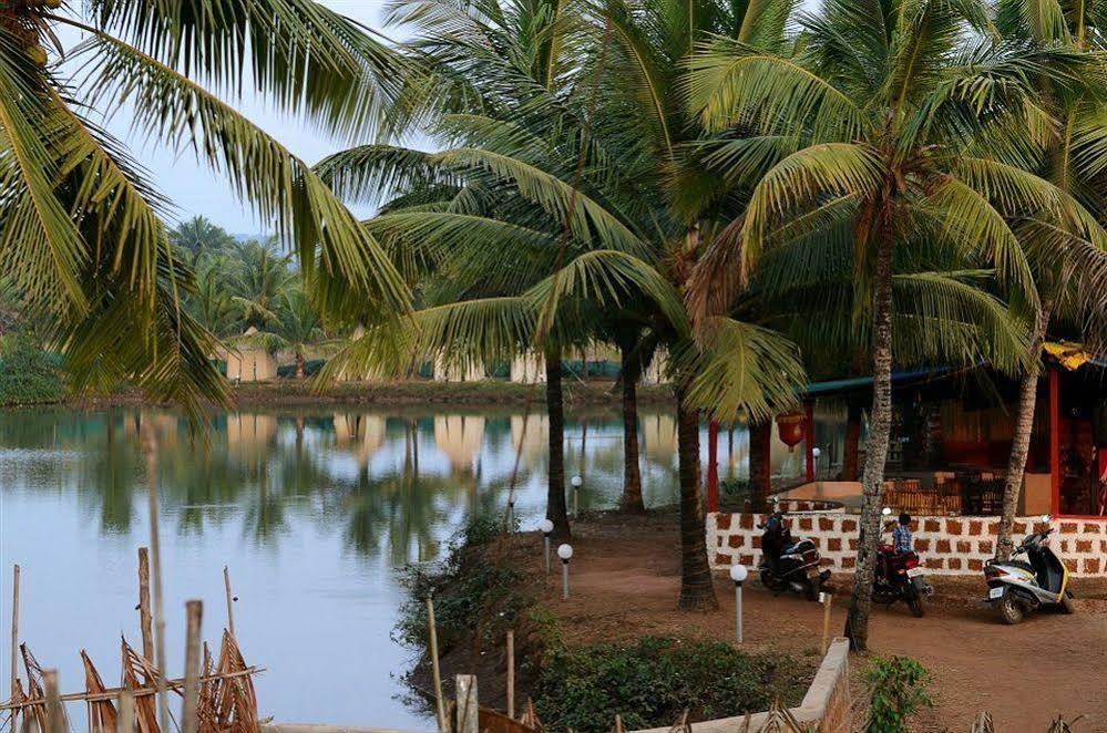 Om Lake Resort