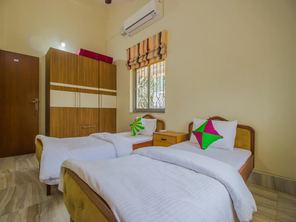 OYO Home 12866 Luxurious Stay