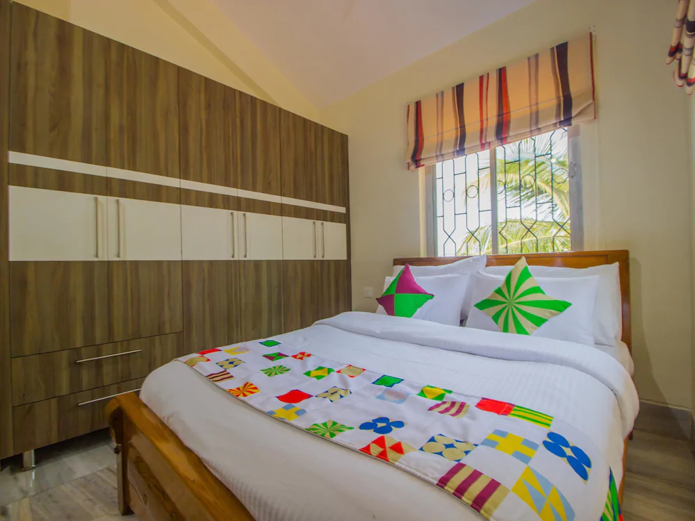 OYO Home 12866 Luxurious Stay