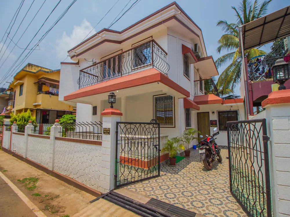 OYO Home 12866 Luxurious Stay