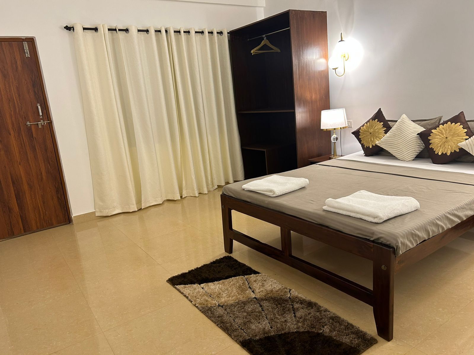Apricot Inn