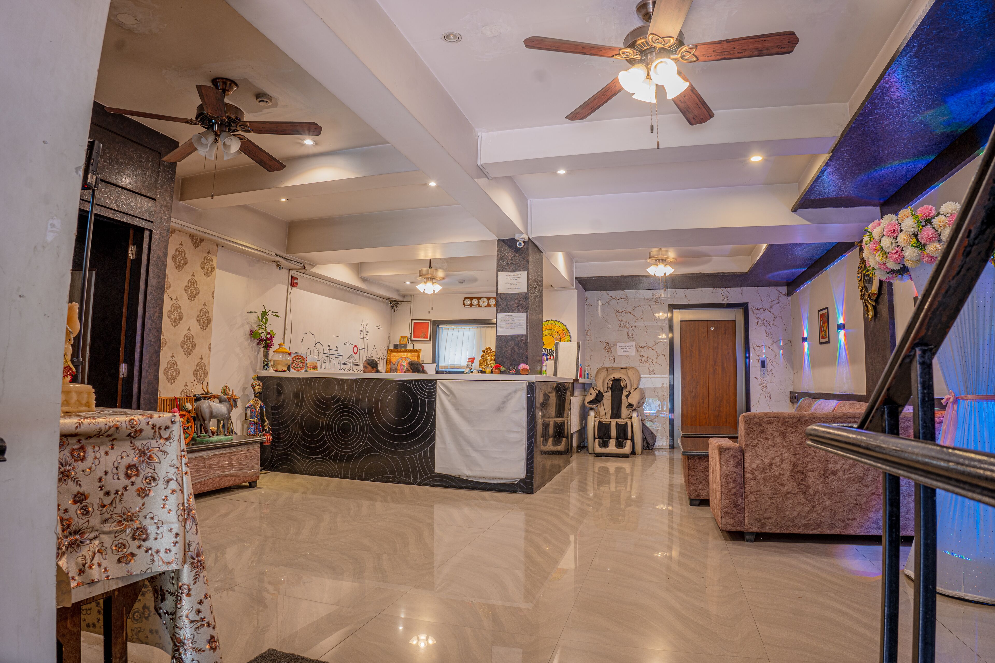 Kjsp Seasons Hotel