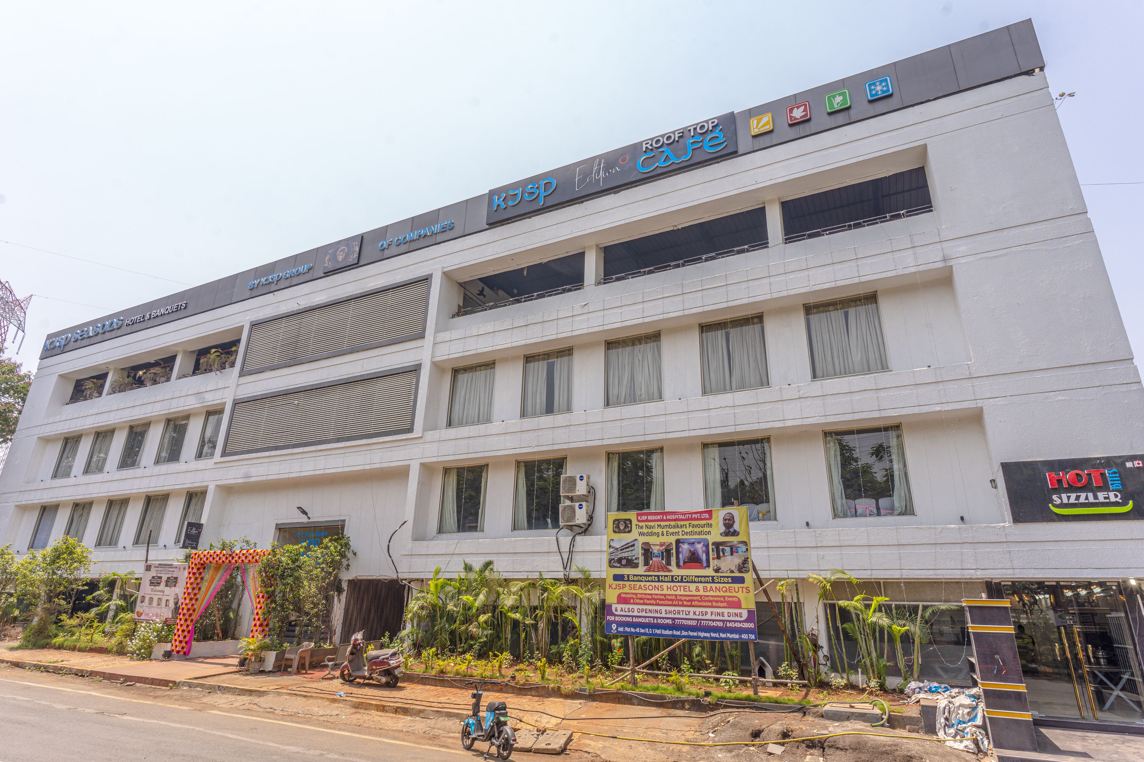 Kjsp Seasons Hotel