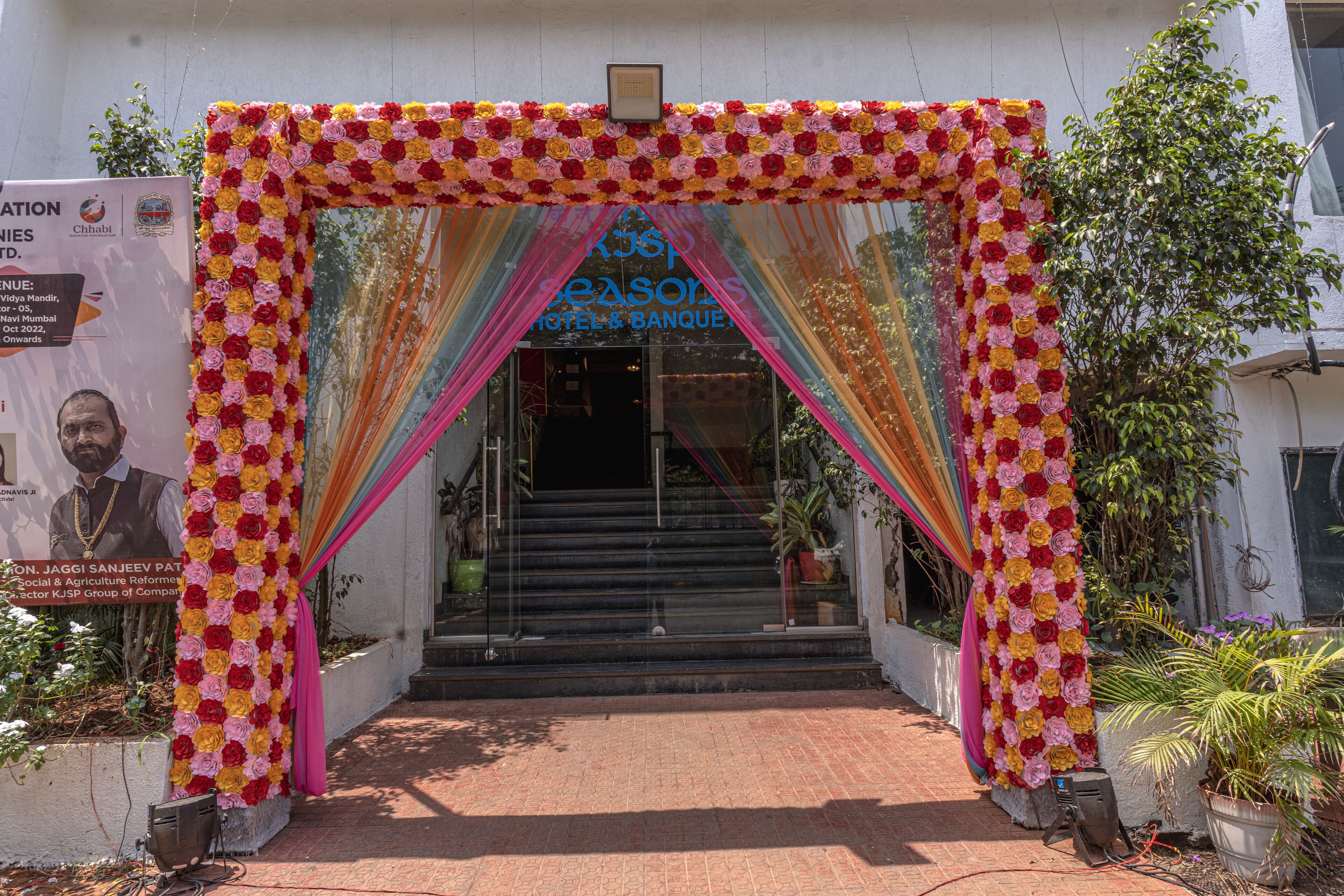 Kjsp Seasons Hotel