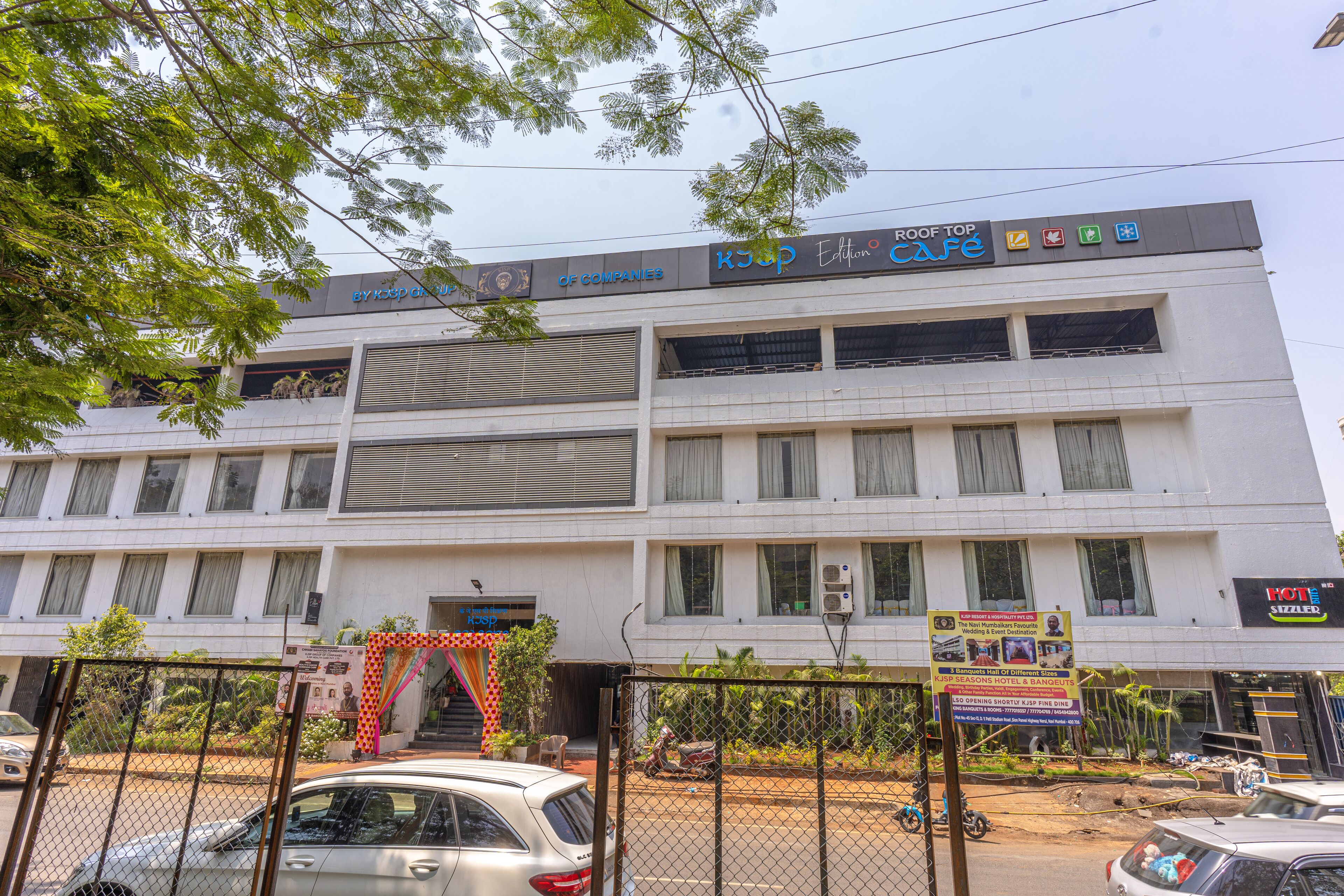 Kjsp Seasons Hotel