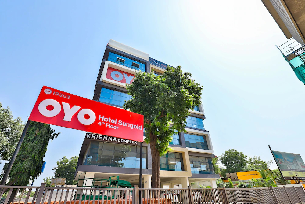 OYO 19303 Hotel Sungold