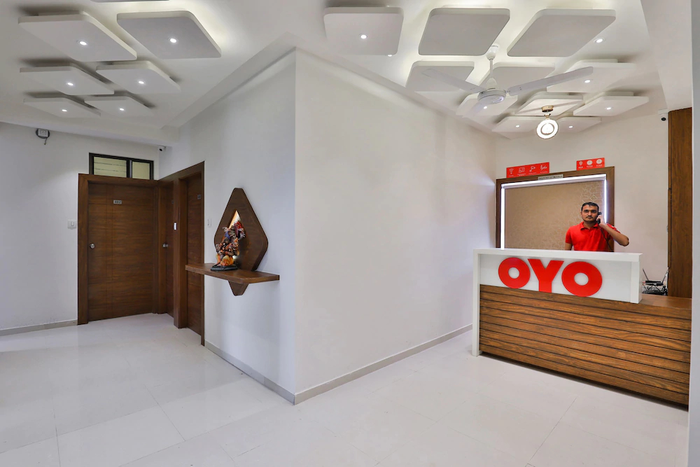 OYO 19303 Hotel Sungold
