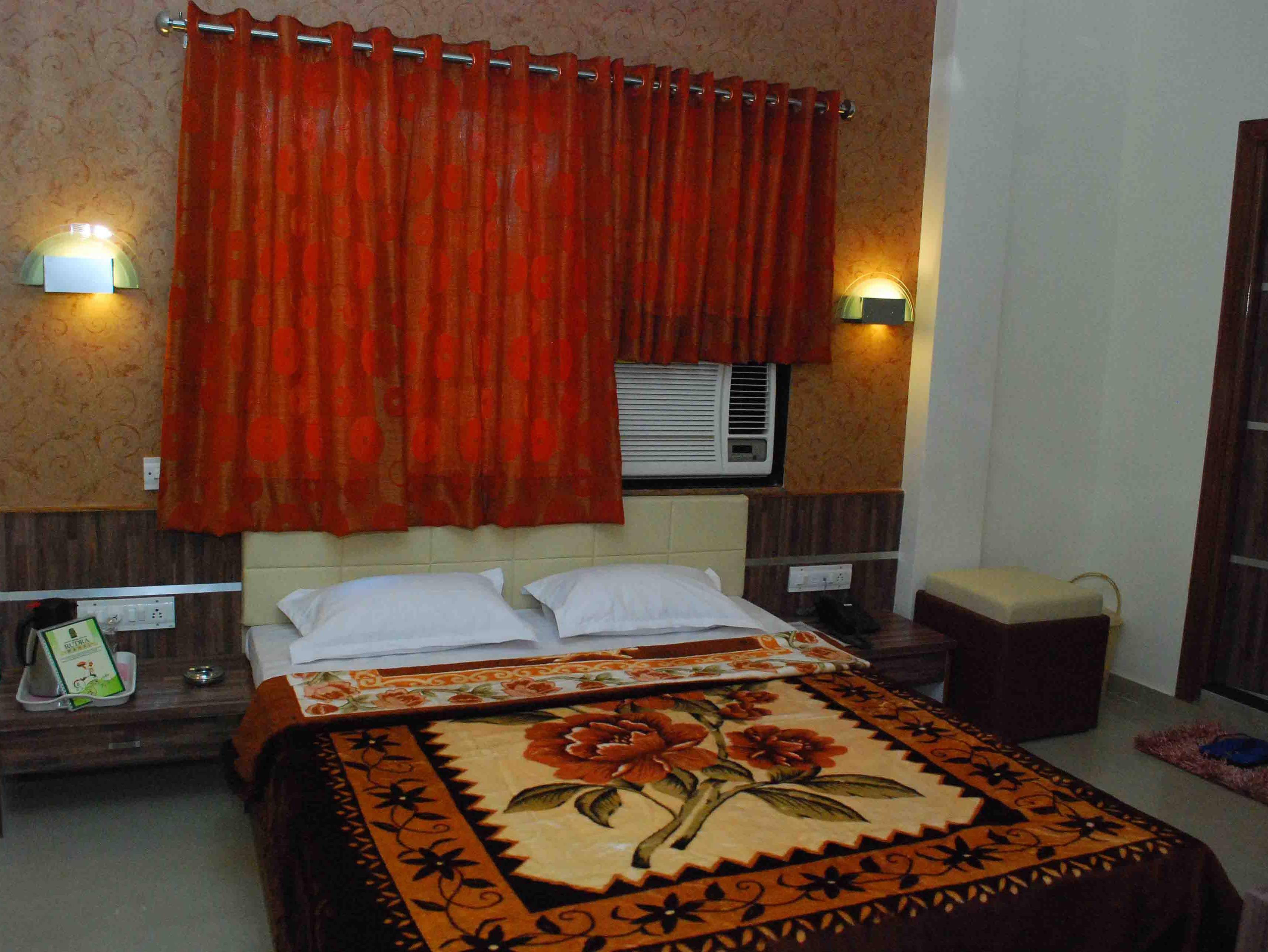 OYO Flagship 19003 Hotel Rudra Mahal
