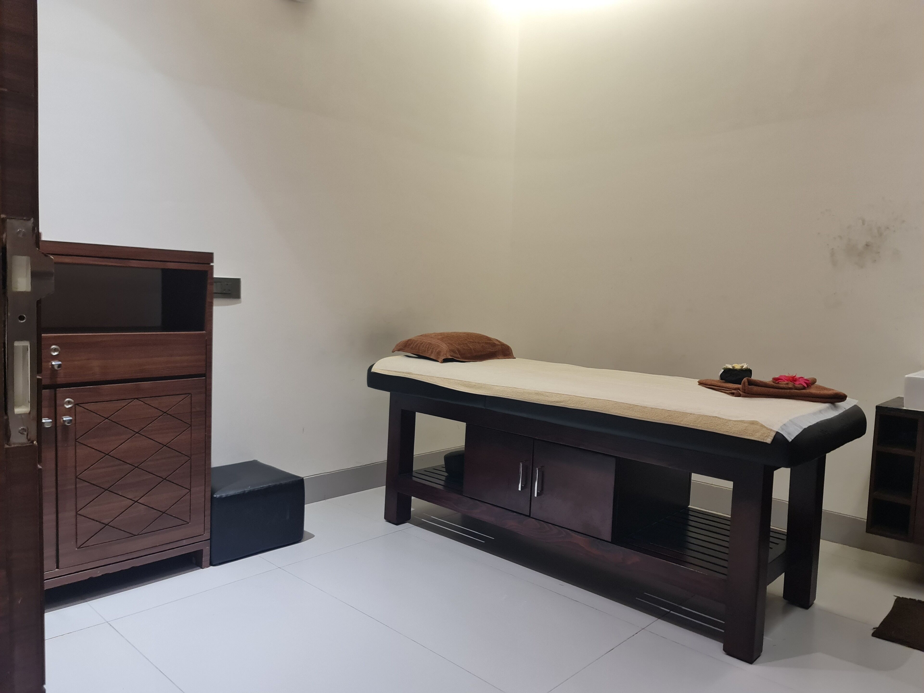 Ramada by Wyndham Gandhidham Shinay