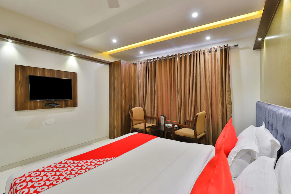 Hotel Comfort by OYO Rooms
