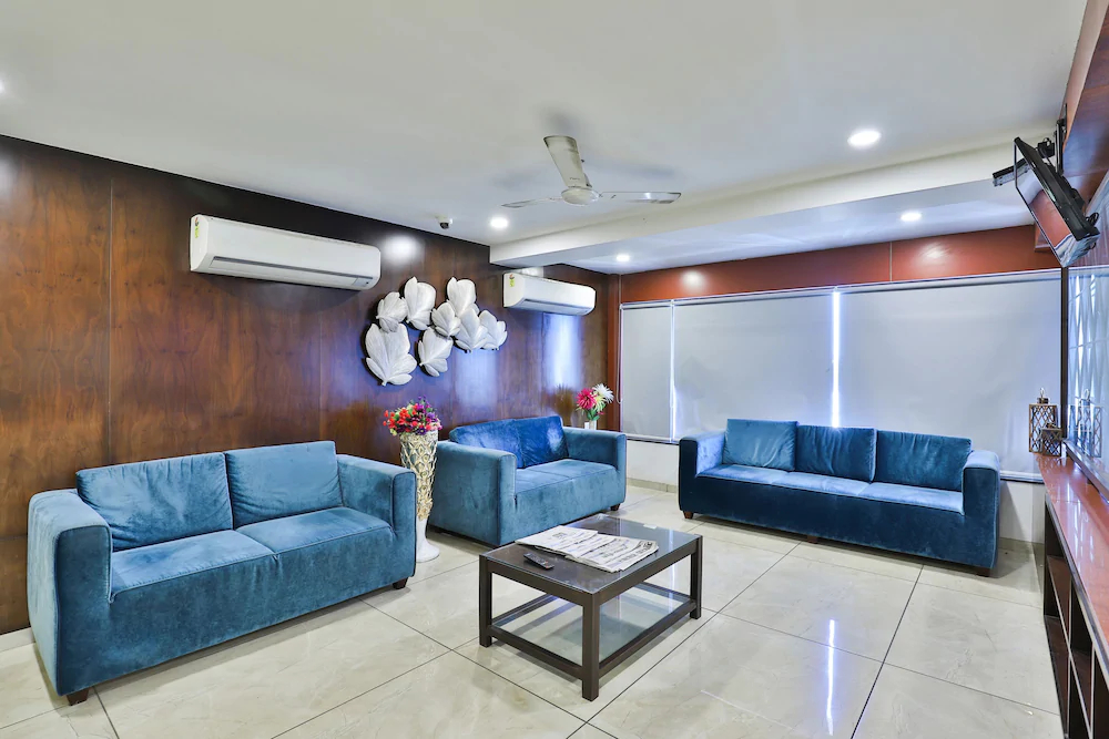 Hotel Comfort by OYO Rooms