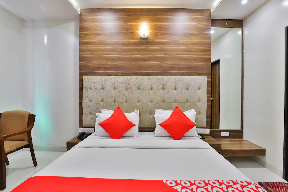 Hotel Comfort by OYO Rooms
