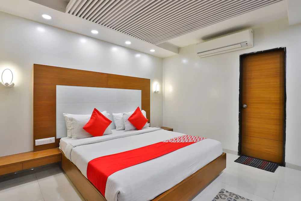 Hotel Comfort by OYO Rooms