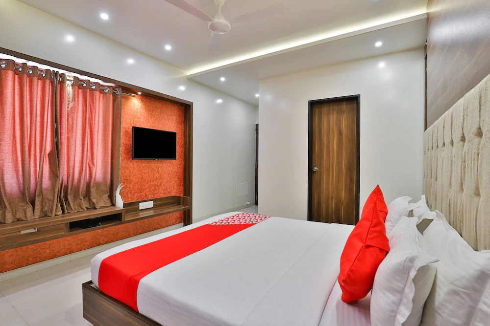 Hotel Comfort by OYO Rooms