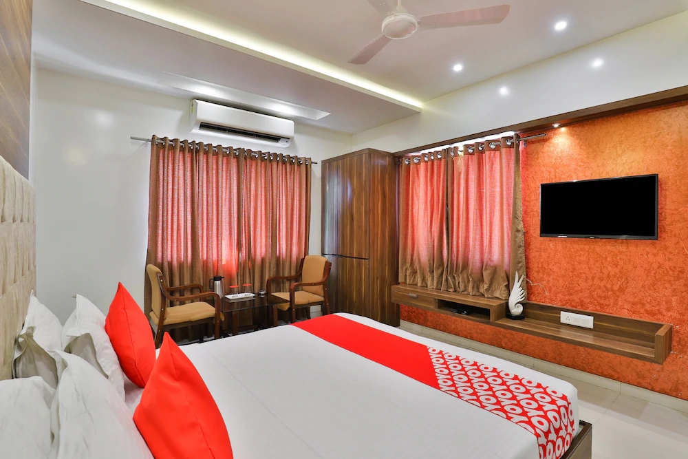 Hotel Comfort by OYO Rooms