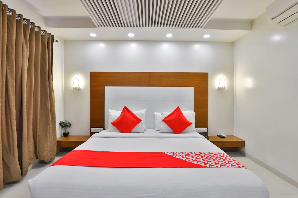 Hotel Comfort by OYO Rooms