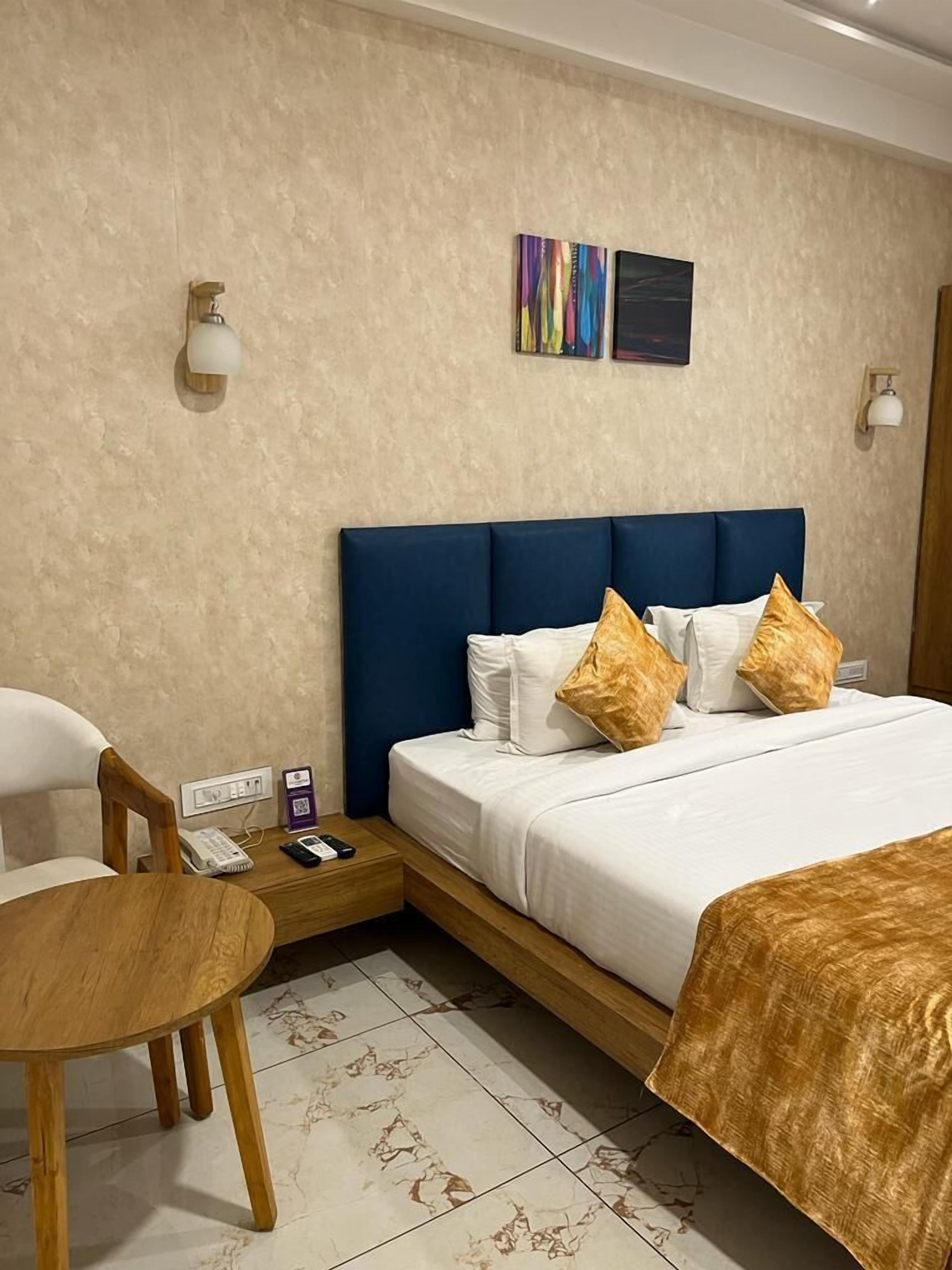 Click Hotel Tulsi