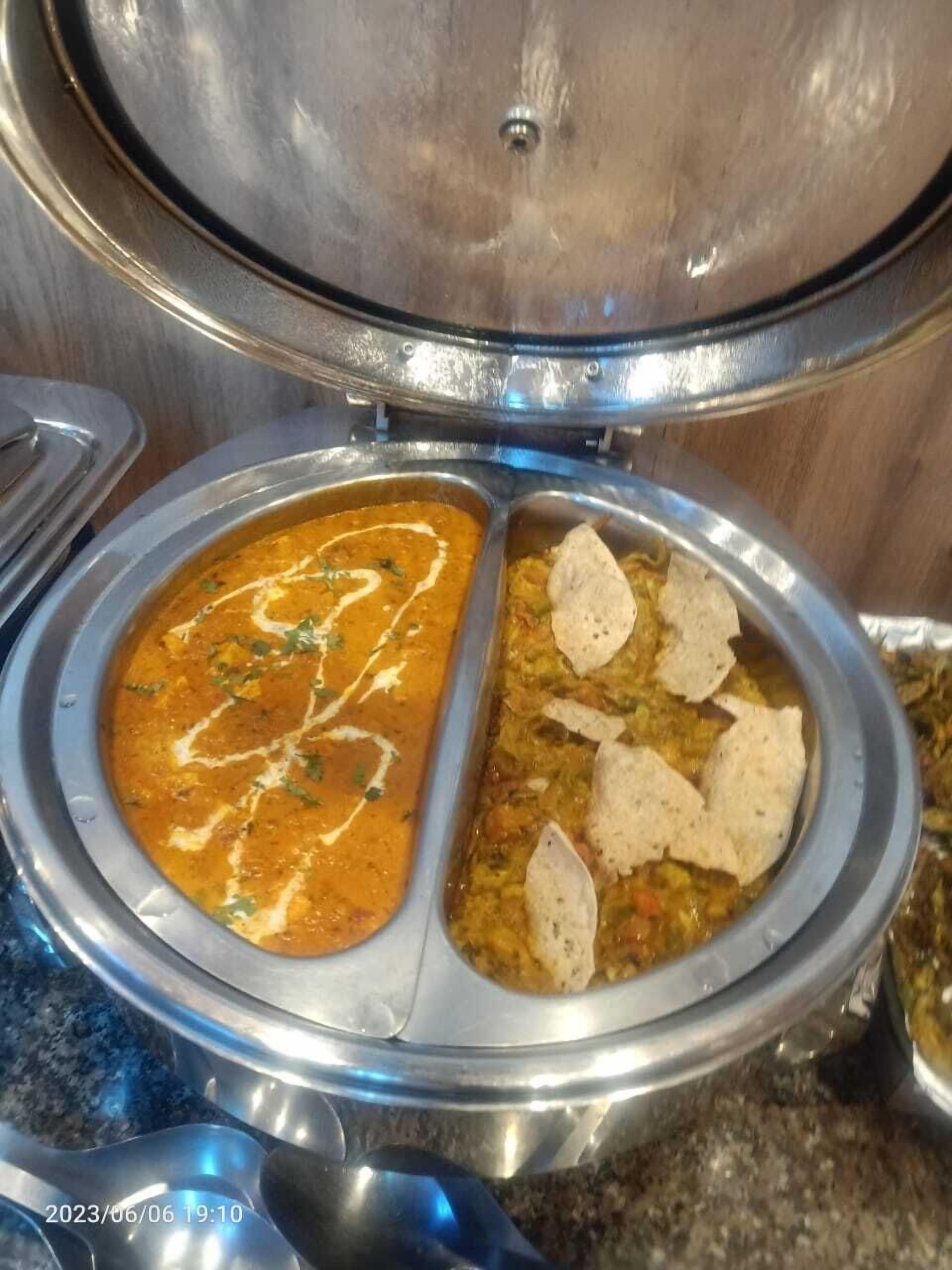 Raaj Svastik Inn