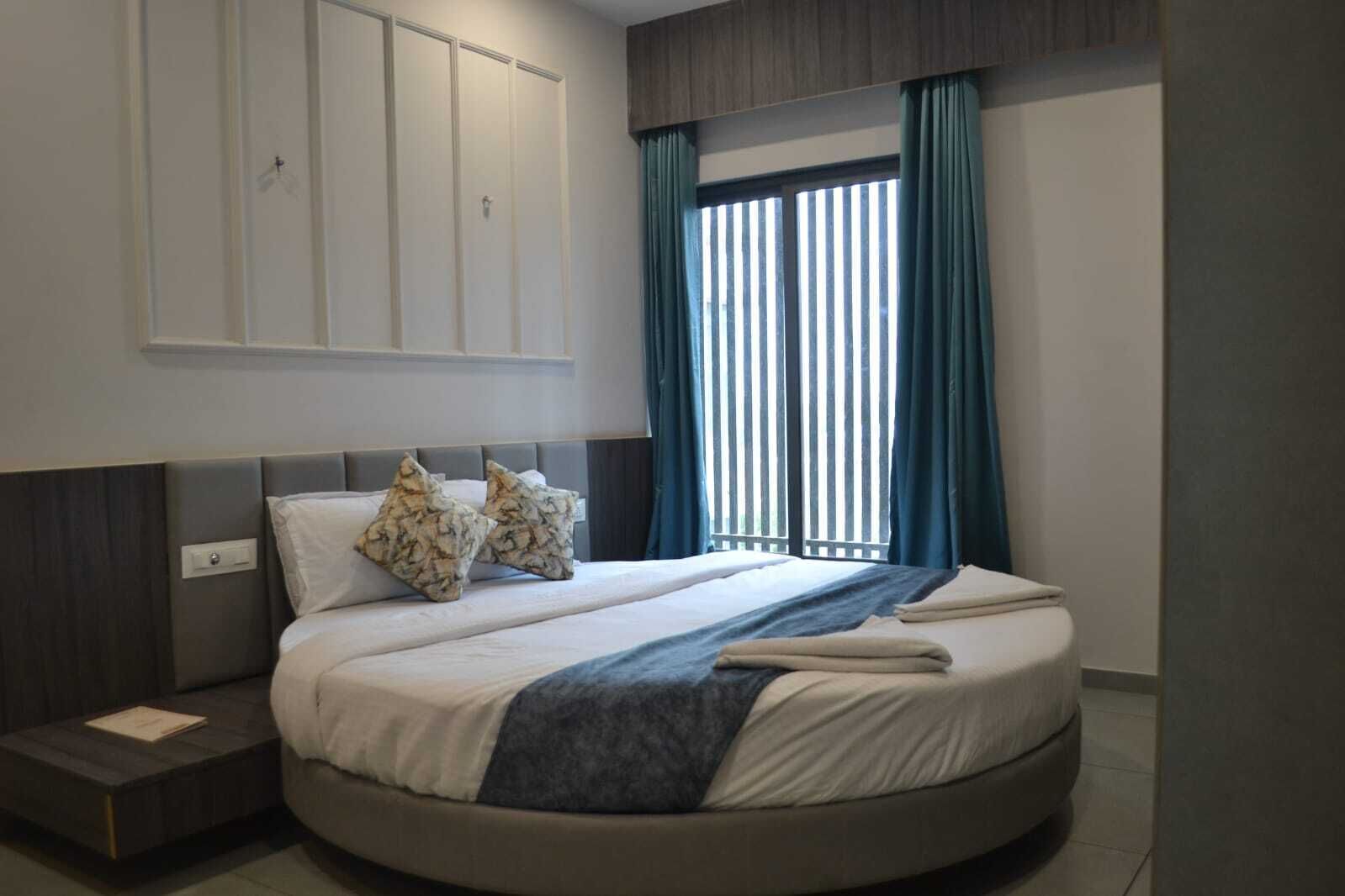 Hotel Sweet Time Restaurant Banquet & Rooms