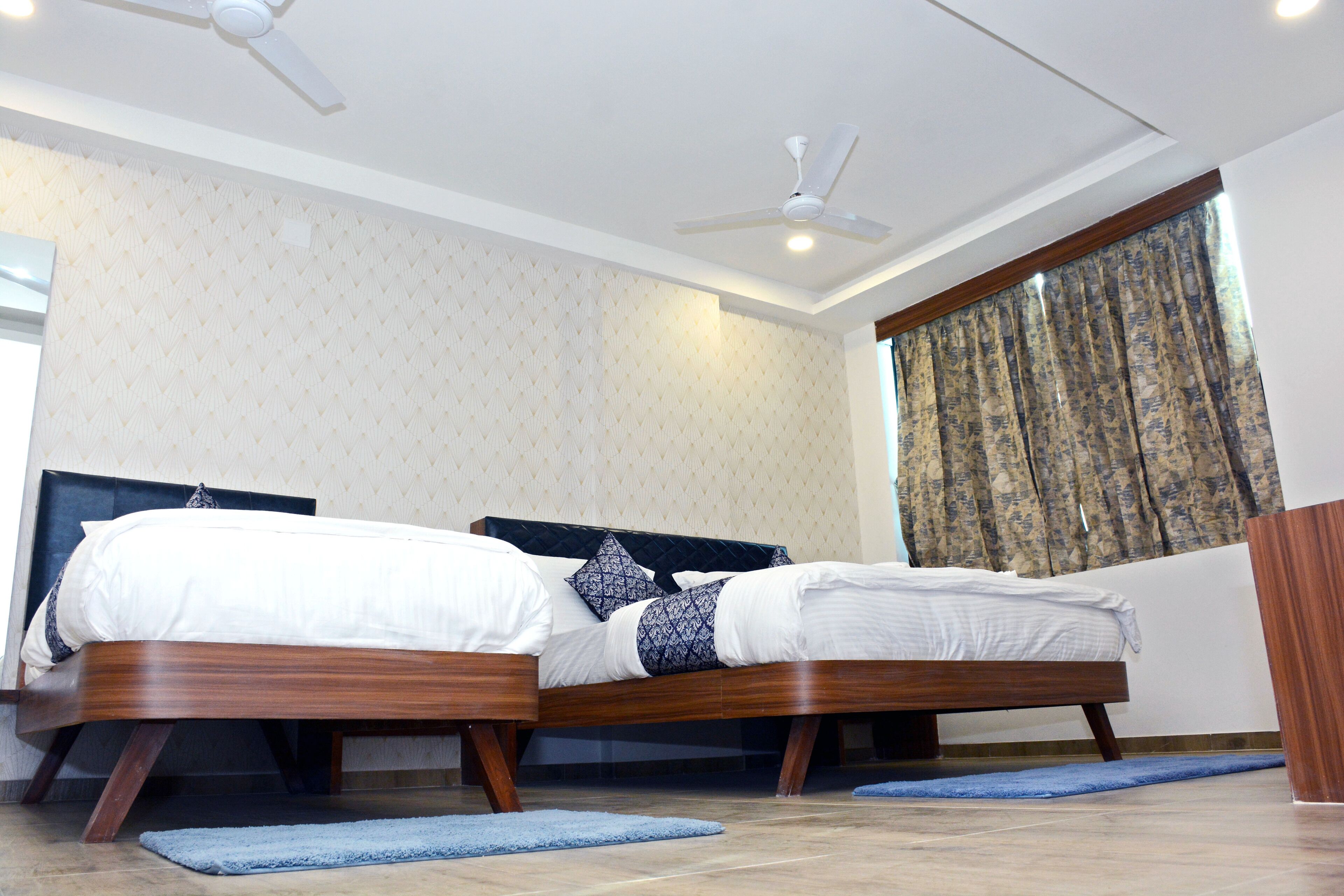 Hotel Royal Wings