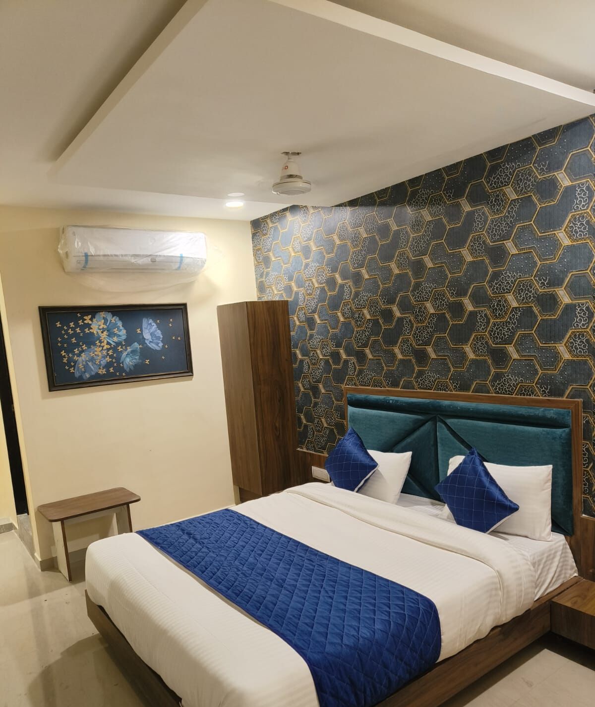 Hotel V R Villa