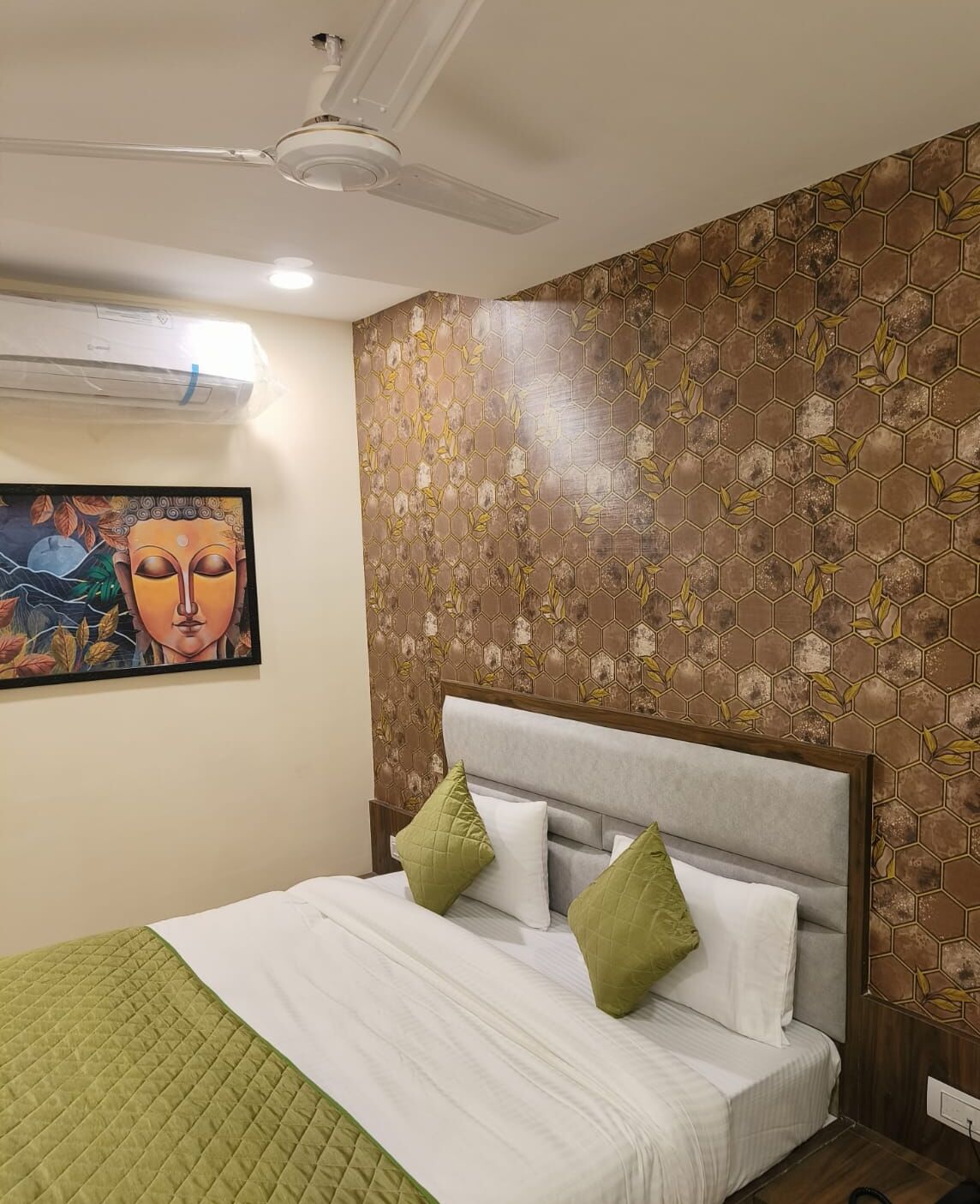 Hotel V R Villa