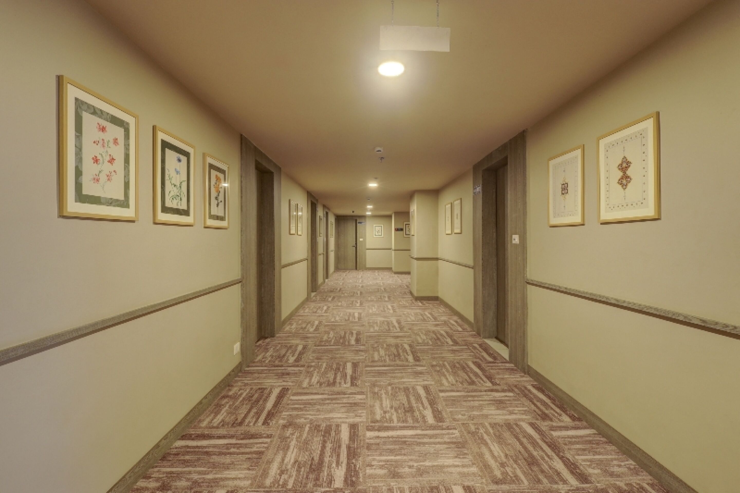 Sunday Hotel