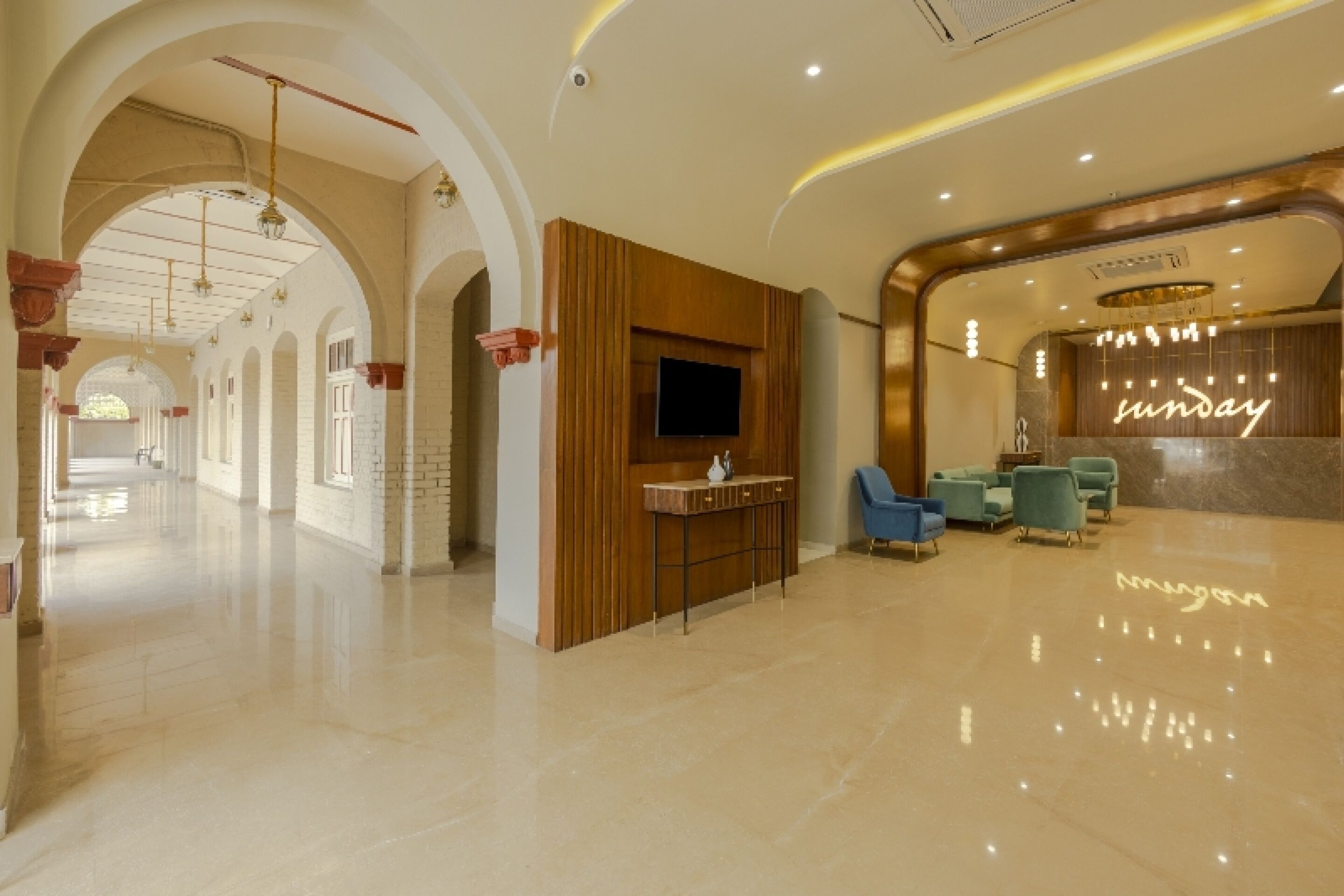 Sunday Hotel