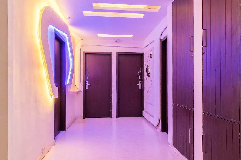 The Sky Imperial Hotel Yahvi