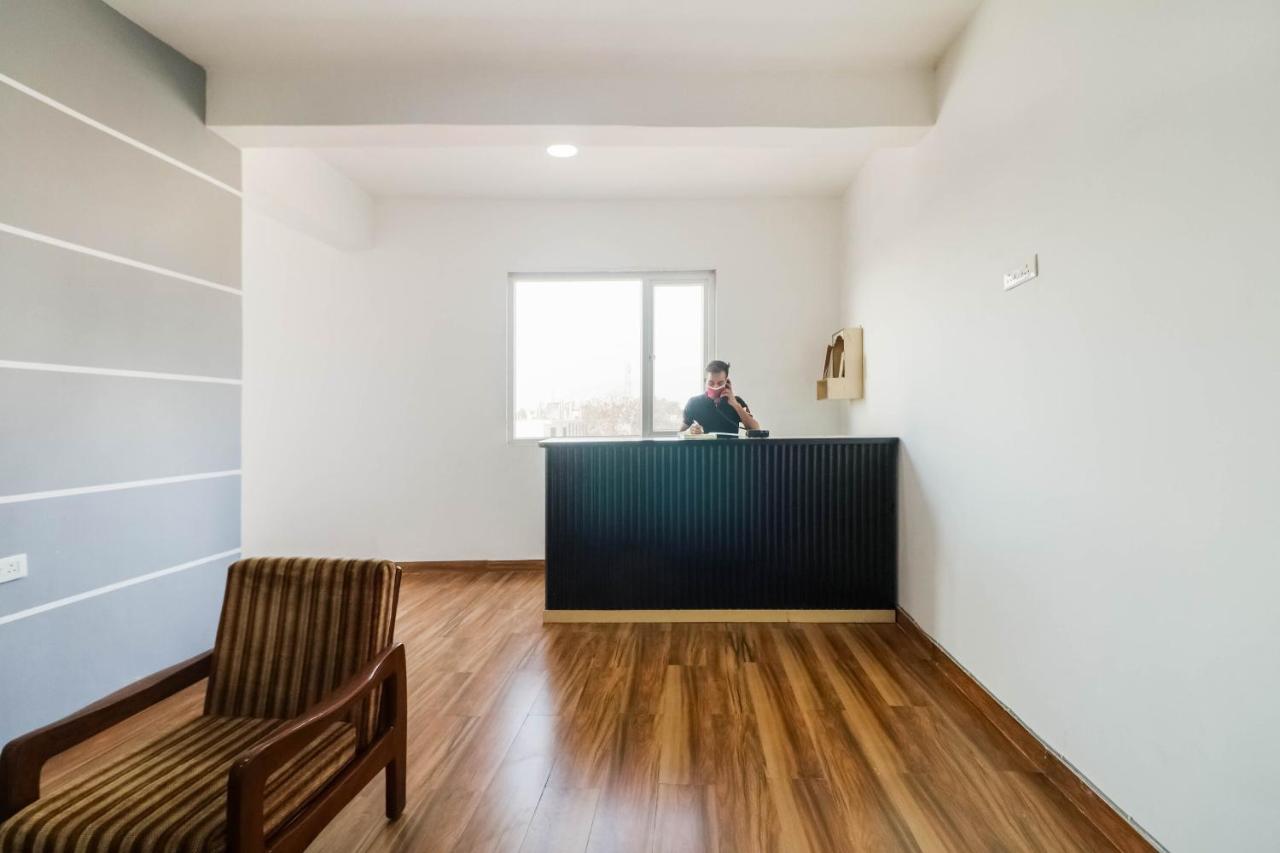 OYO 43024 Townhouse