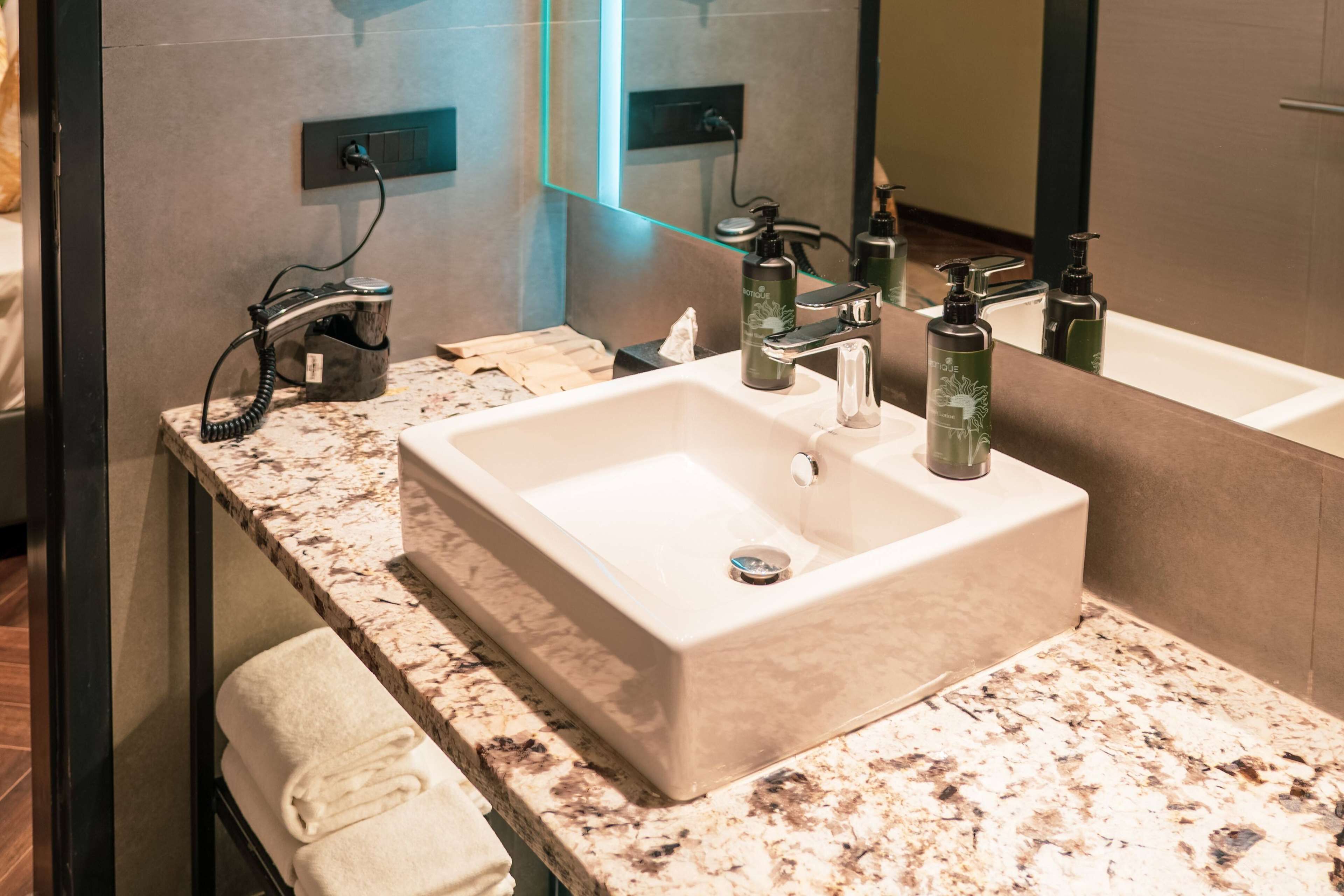 Ramada Encore By Wyndham Bhiwadi Phool Bagh Chowk