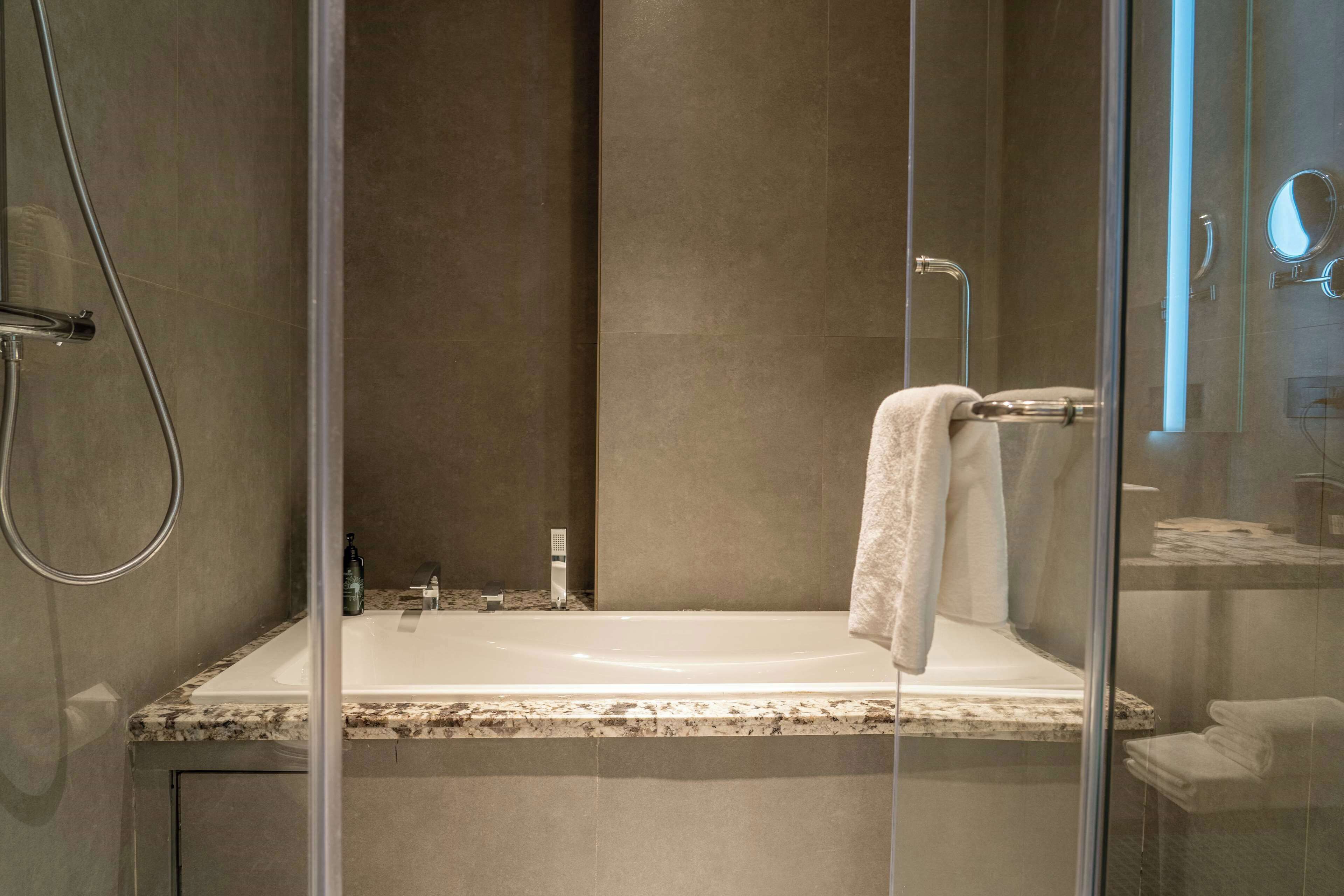 Ramada Encore By Wyndham Bhiwadi Phool Bagh Chowk