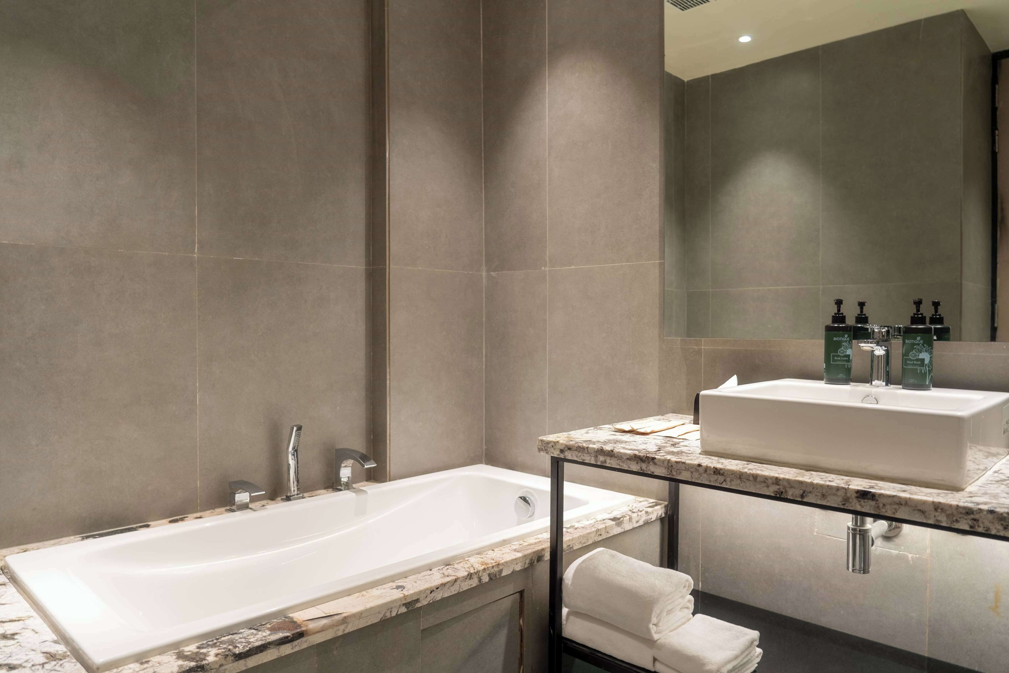 Ramada Encore By Wyndham Bhiwadi Phool Bagh Chowk