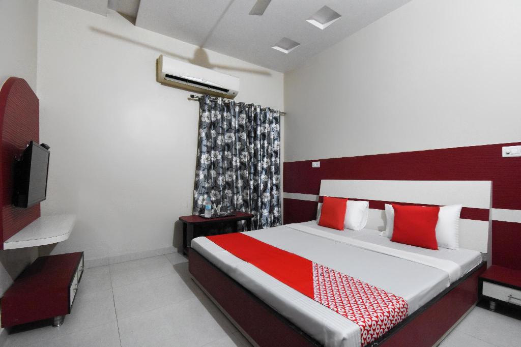 Hotel Wok'n Grill by OYO Rooms