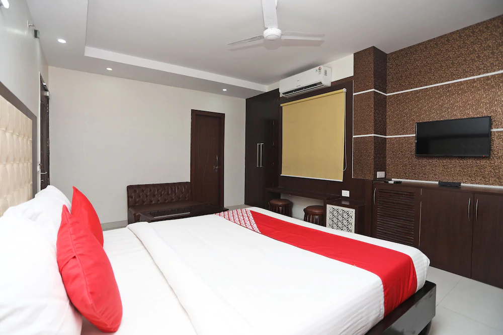 Hotel Razia Inn By OYO Rooms