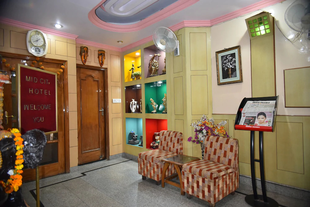 Mid City Hotel by OYO Rooms