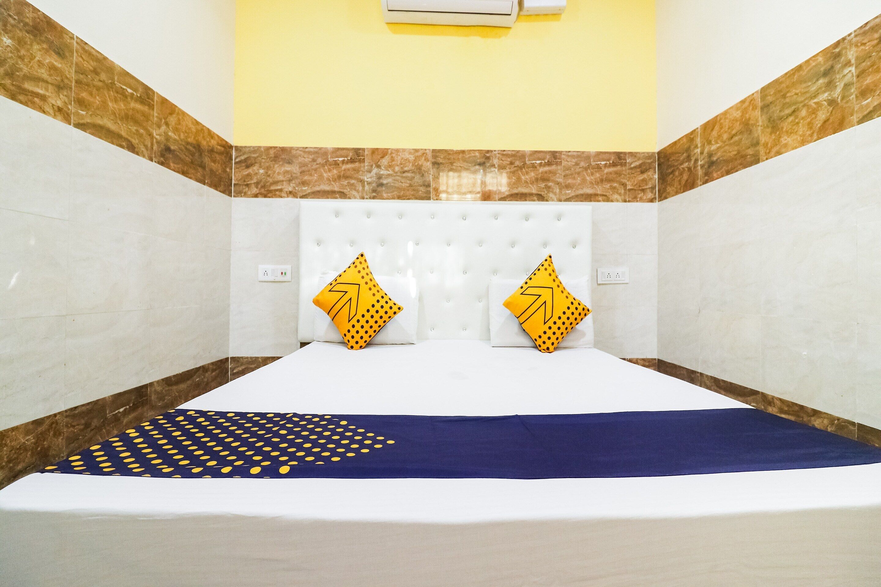 Yash Hotel by OYO Rooms