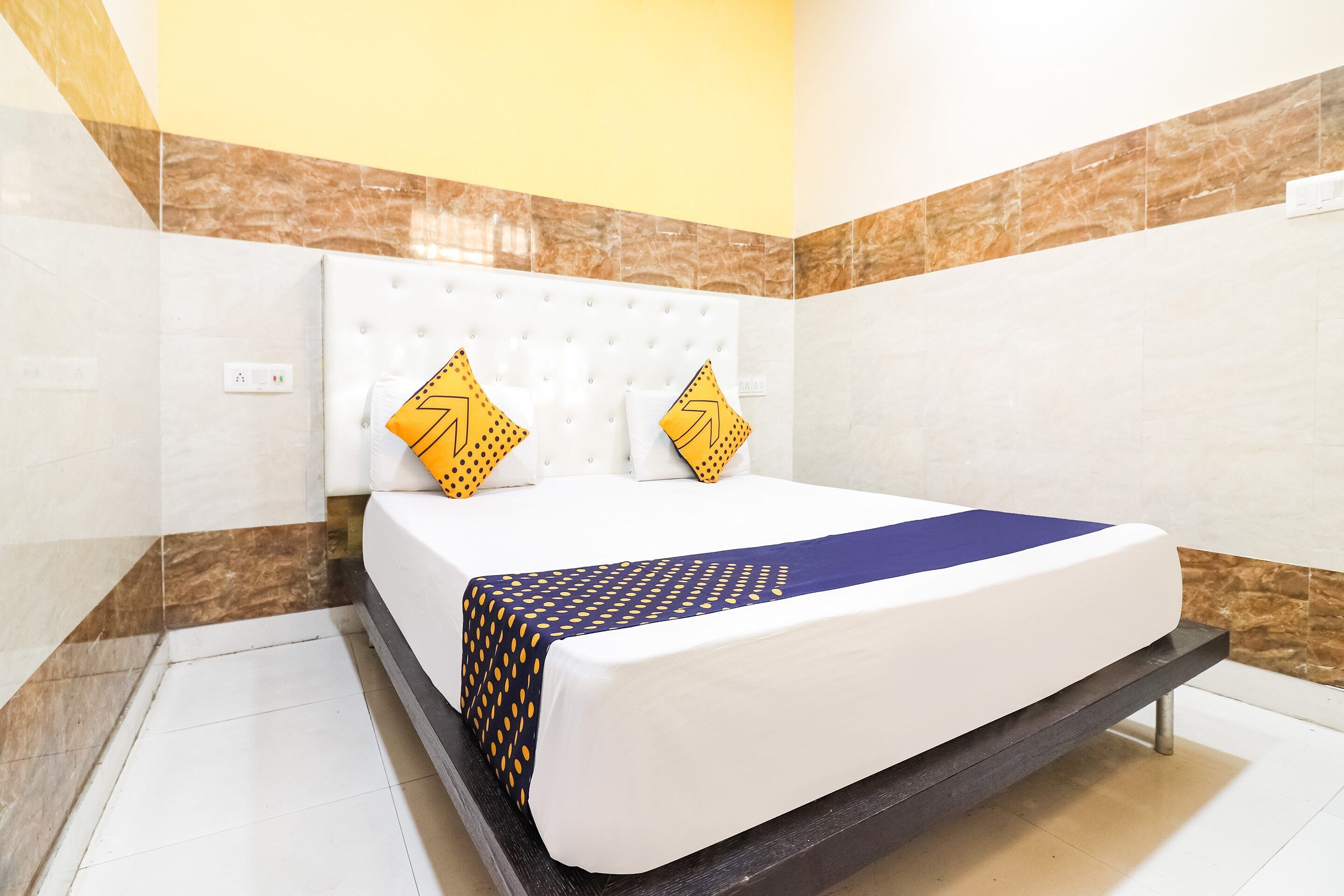 Yash Hotel by OYO Rooms