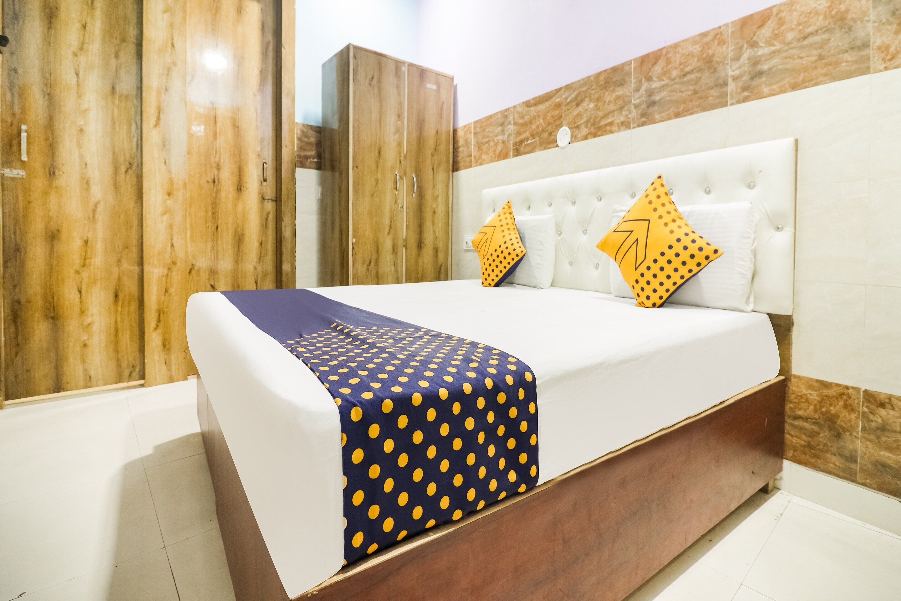 Yash Hotel by OYO Rooms