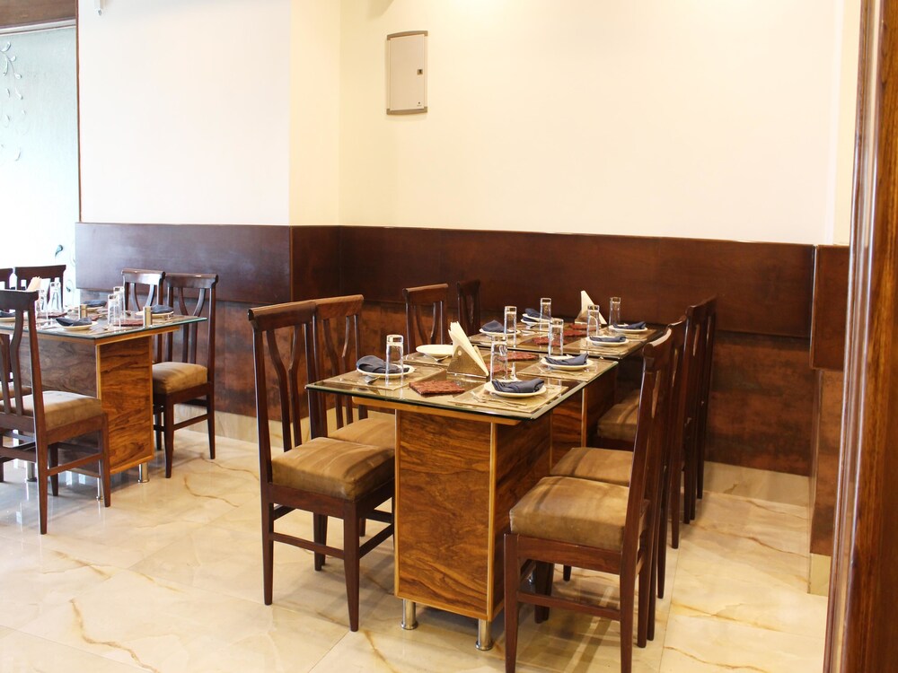 Hotel Gopinath The Grand by OYO Rooms