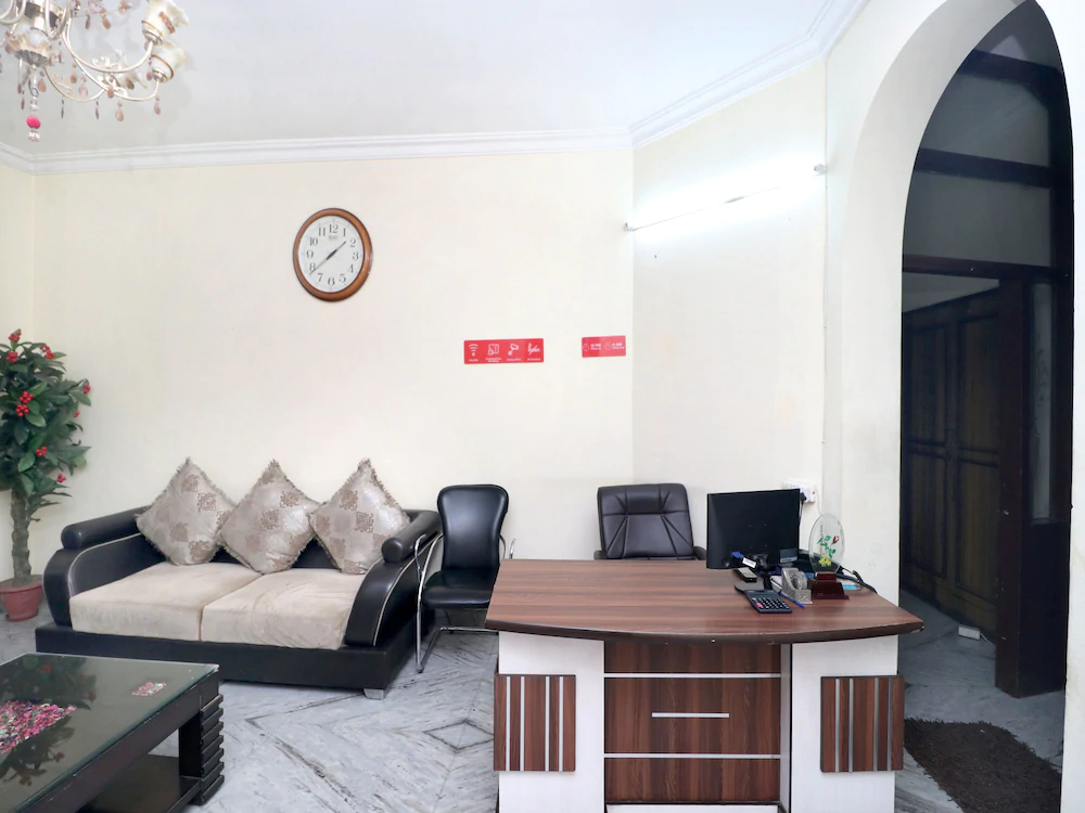 Aditya & Kings By OYO Rooms