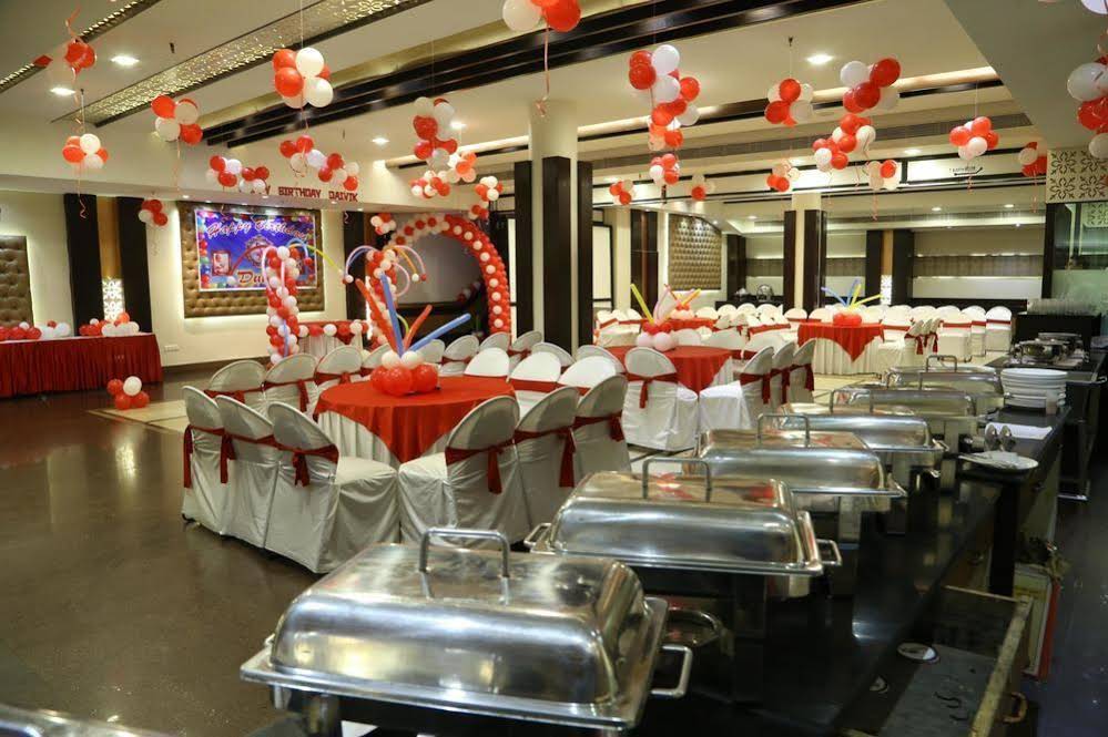 Hotel Parbhat Inn by OYO Rooms