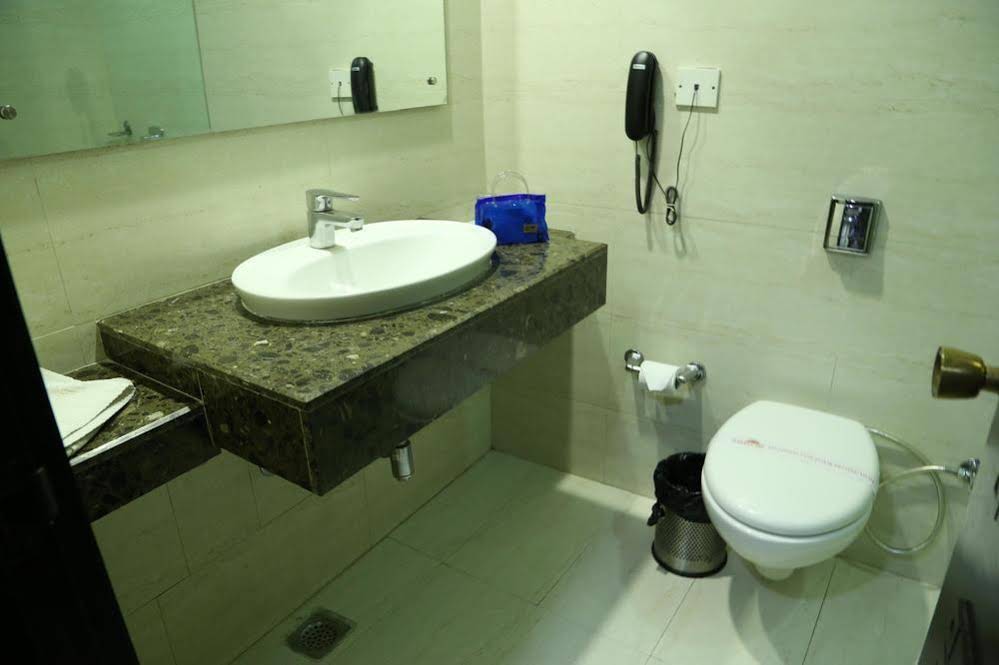 Hotel Parbhat Inn by OYO Rooms